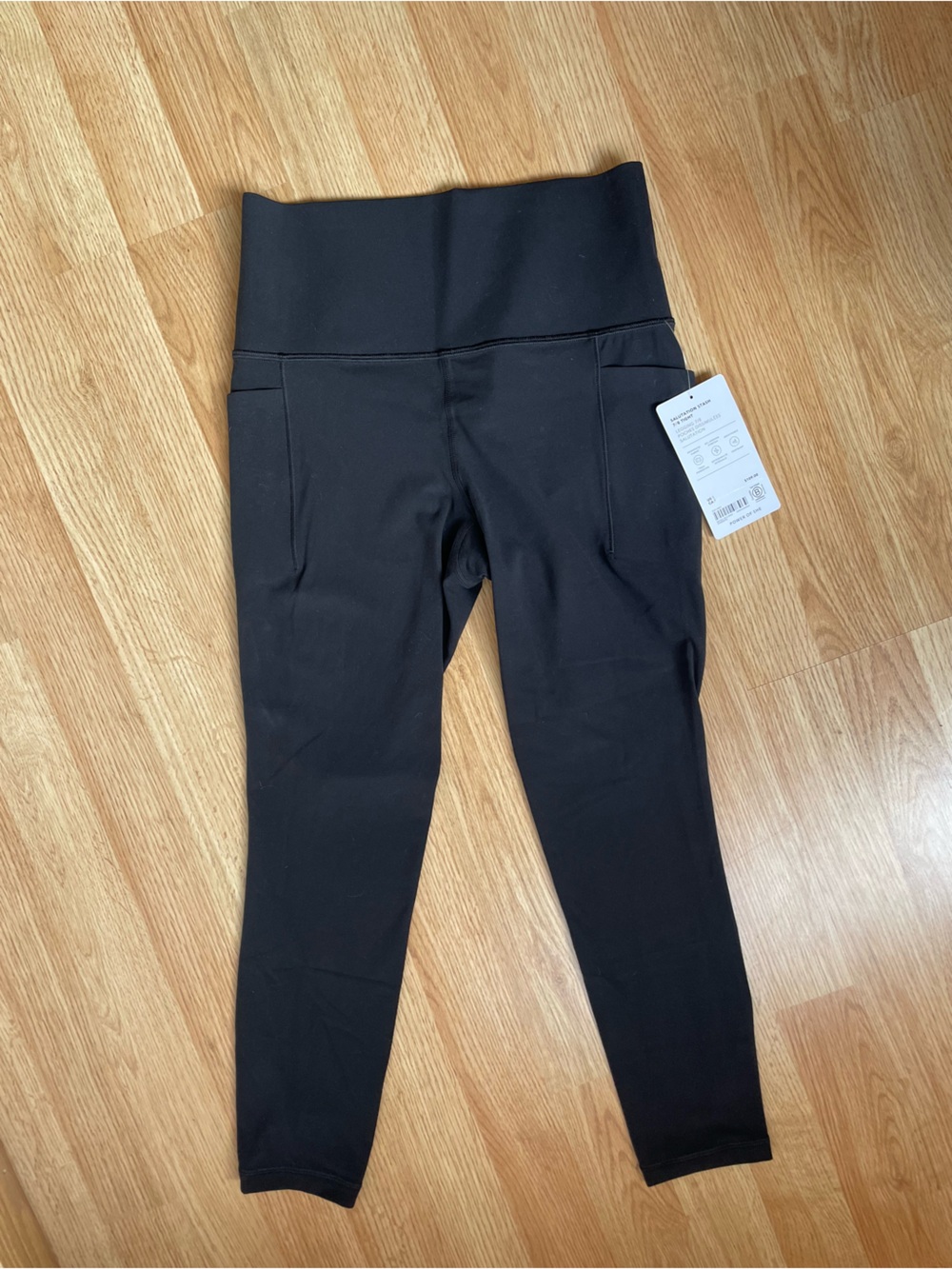 Athleta Salutation Stash 7/8 Legging